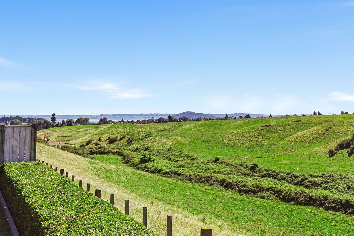 104 Basley Road, Owhata, Rotorua - Carousel 19