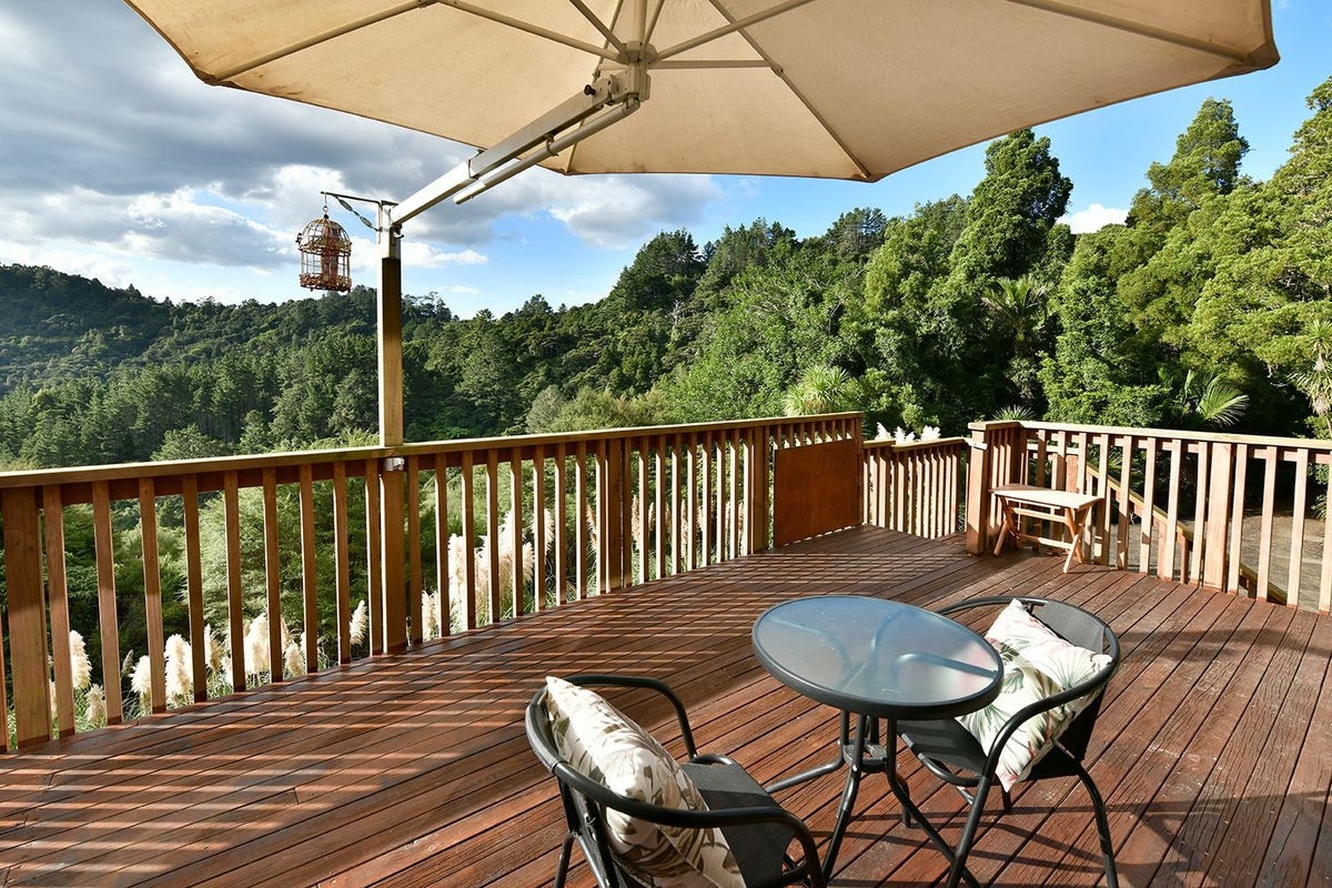 151 Noakes Hill Road, Silverdale - Carousel 2