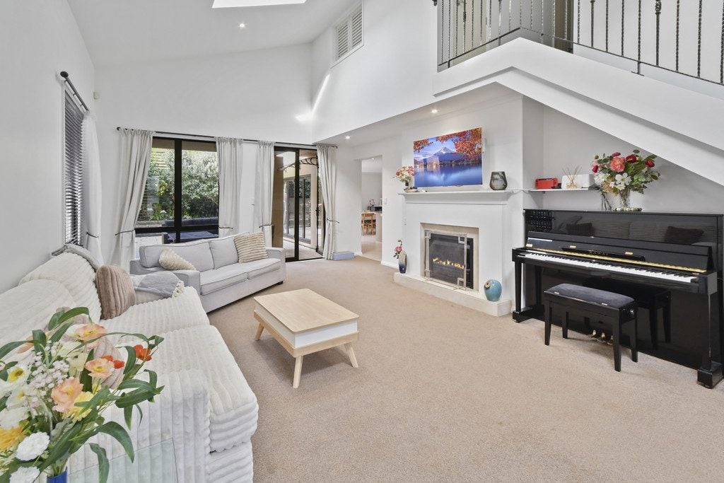 25 Bridgefield Crescent, Flat Bush, Auckland - Carousel 2