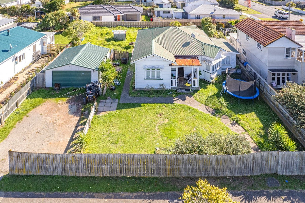 33 Toro Street, Durie Hill, Whanganui - Carousel 1