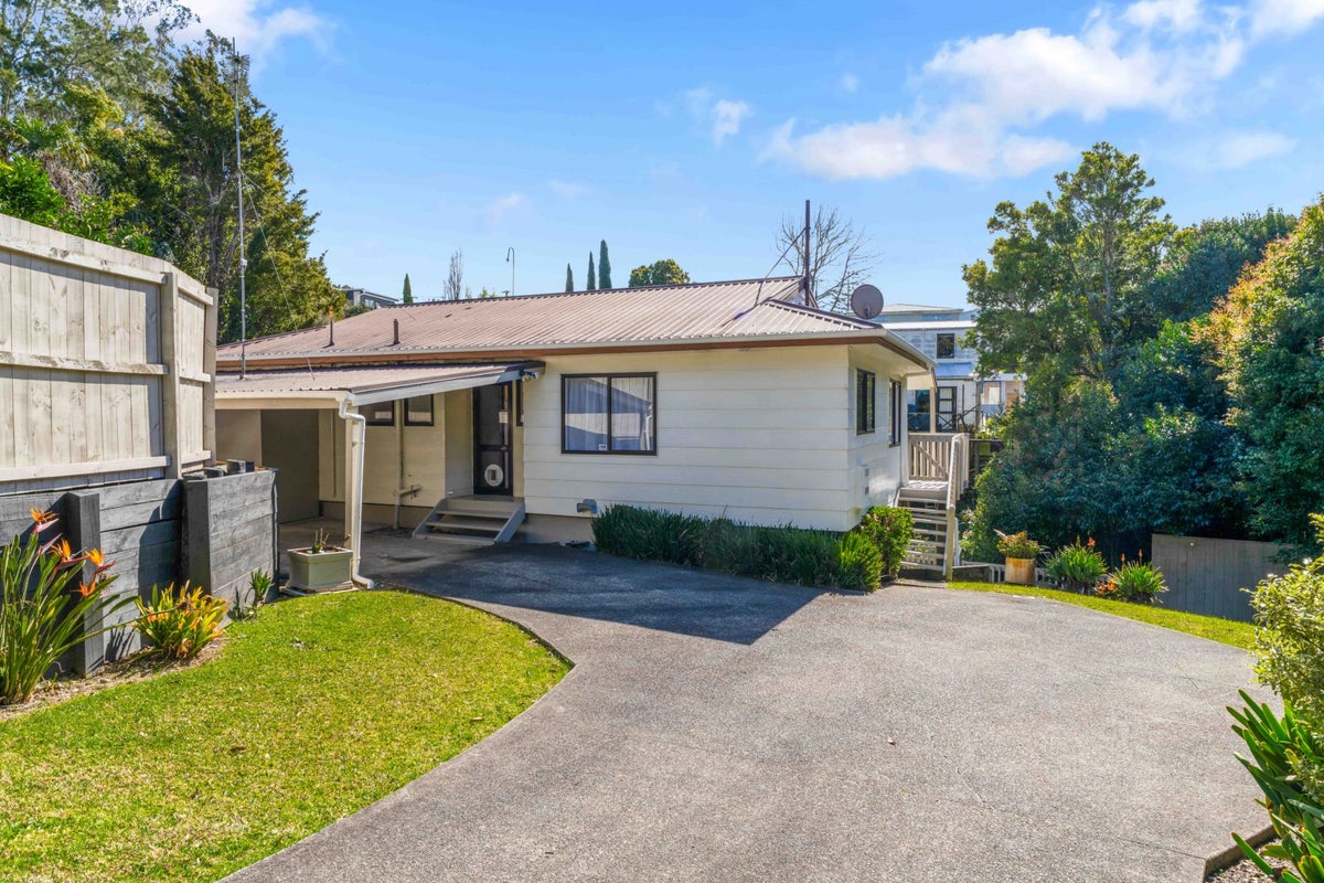 2/95 Fairclough Road, Beach Haven, Auckland - Carousel 2