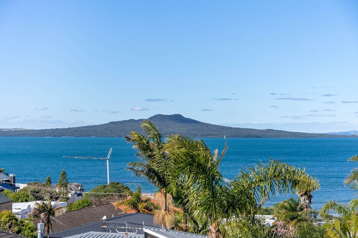 18A Marama Street, Castor Bay, North Shore City, Auckland - Carousel 2