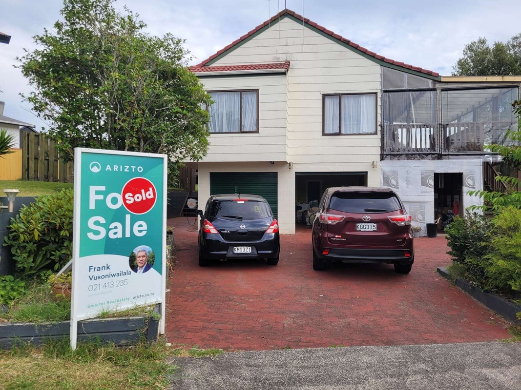 8 McEwan Place, Fitzroy, Hamilton - Carousel 1