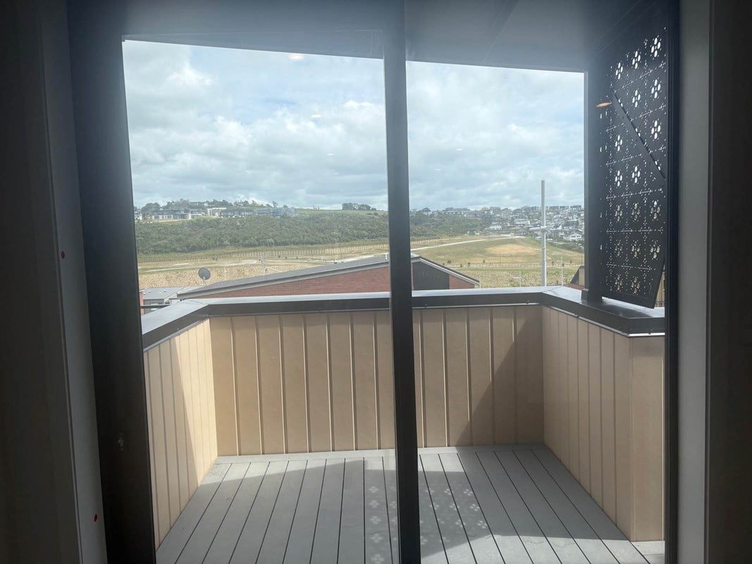 2/28 Pennant Street, Long Bay, Auckland - Carousel 8