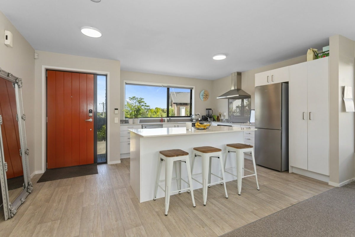 6B Melling Street, Glen Innes, Auckland - Carousel 2