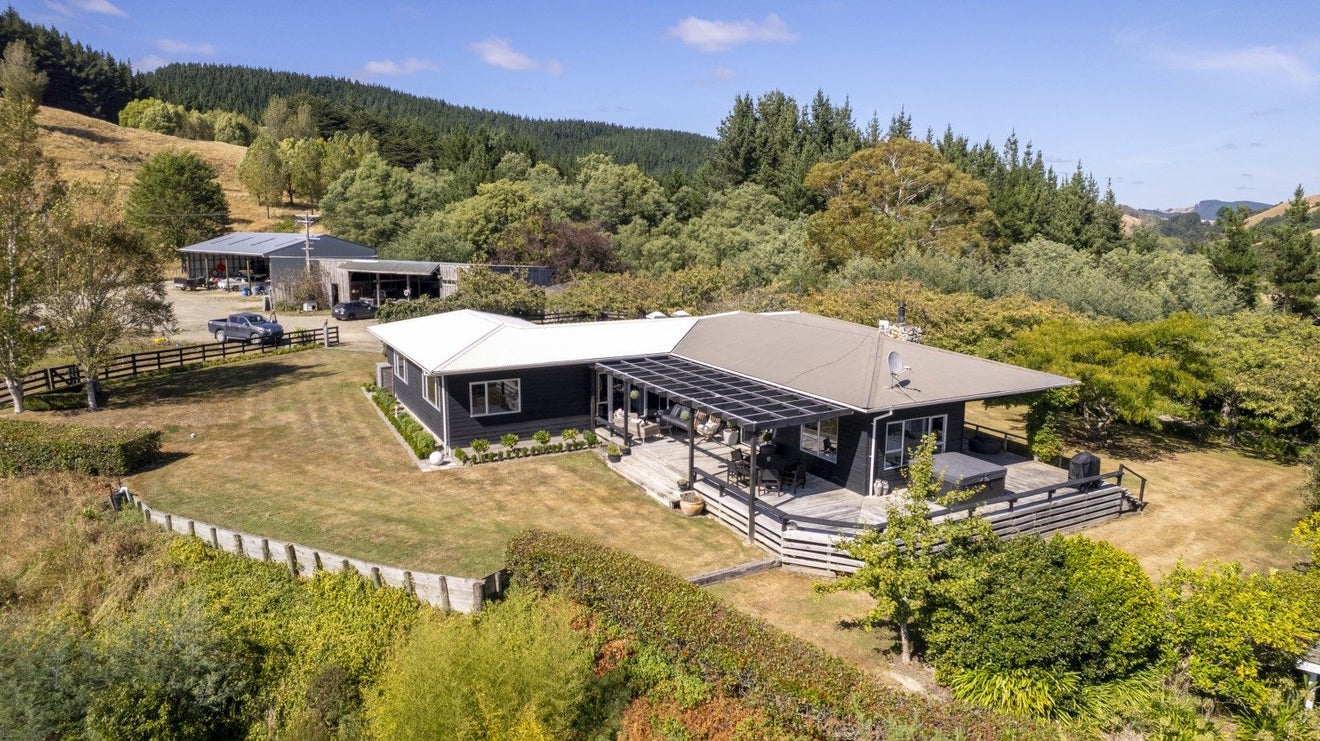 196 Tinui Valley Road, Tinui Valley - Carousel 1