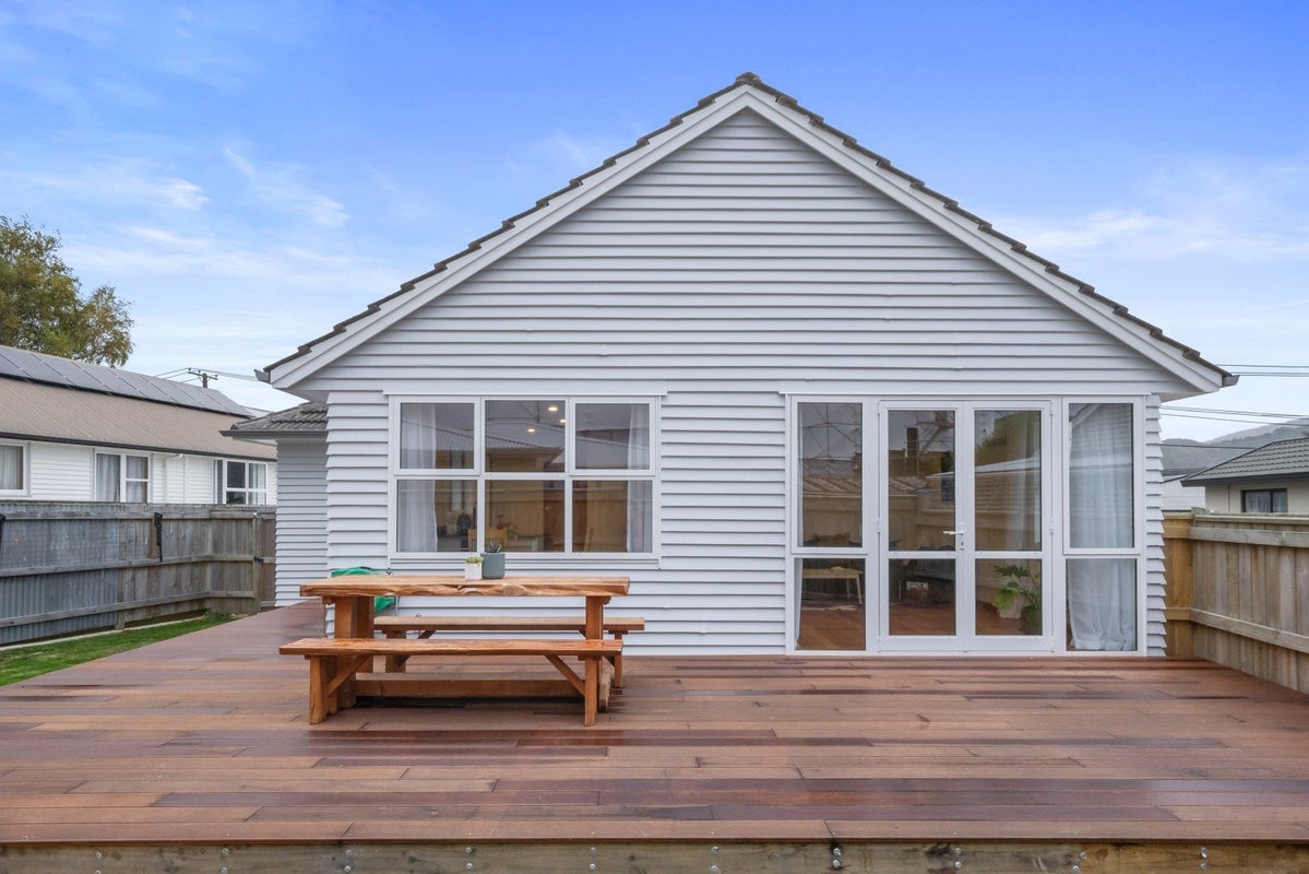6 Byron Street, Trentham, Upper Hutt - Carousel 2