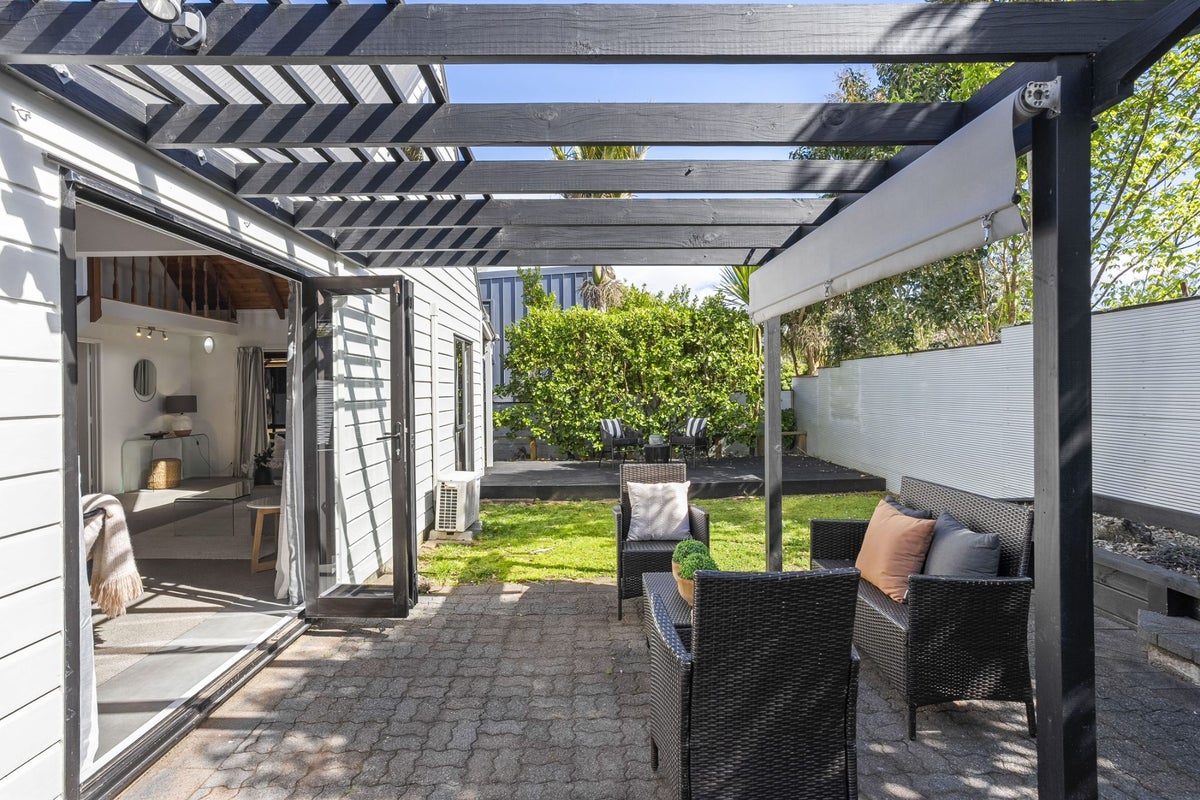 3/27 Peary Road, Mount Eden, Auckland - Carousel 2