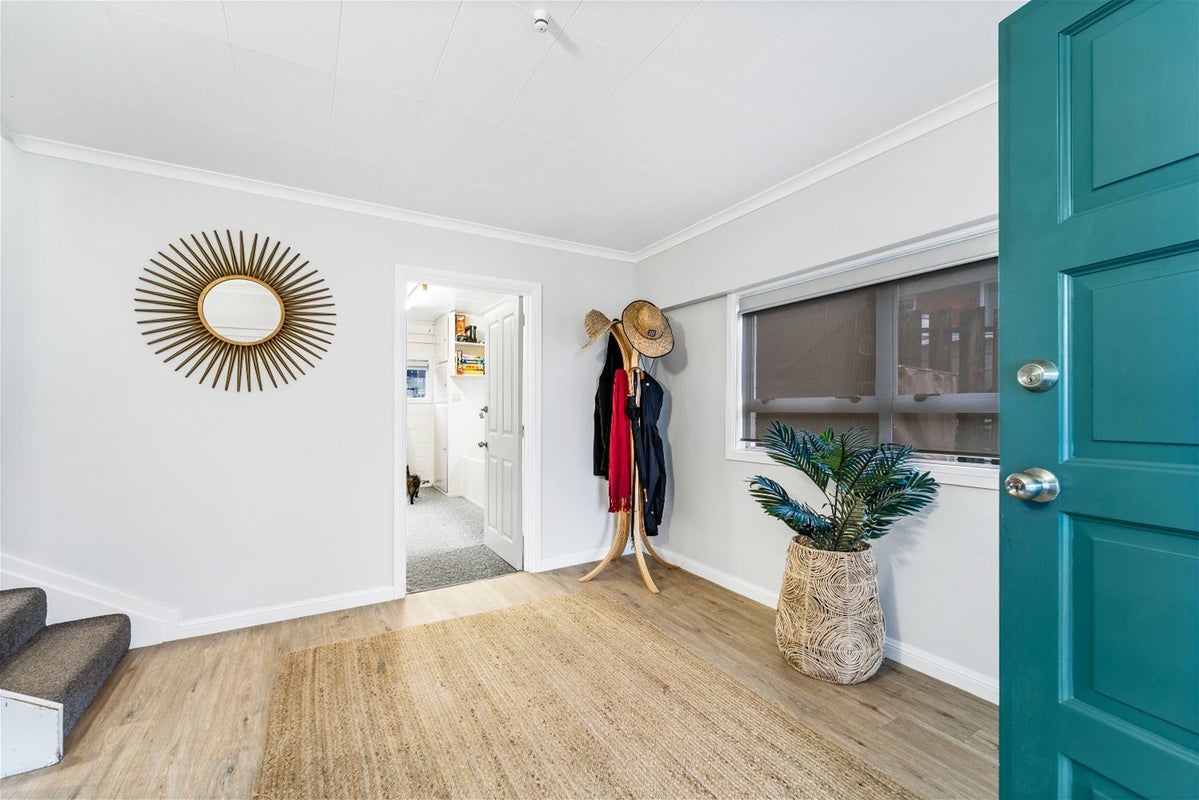 28 Lydford Place, Glendene, Auckland - Carousel 2