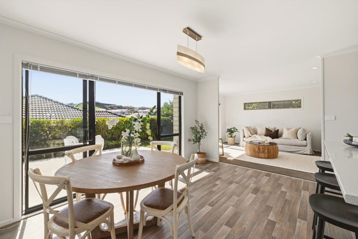5 Bryan Gallagher Place, Welcome Bay, Tauranga - Carousel 1