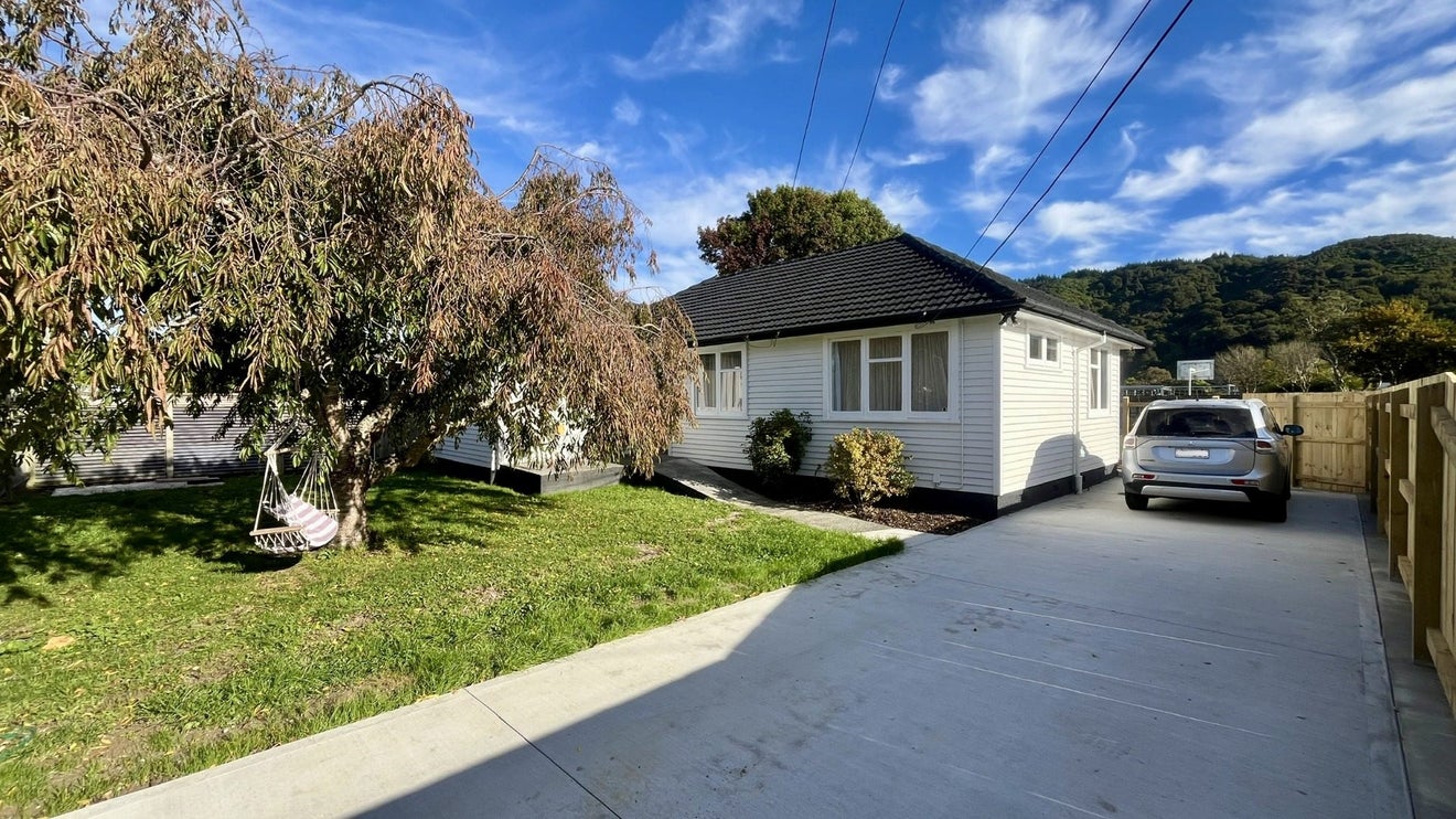 72 Hikurangi Street, Trentham, Upper Hutt - Carousel 1