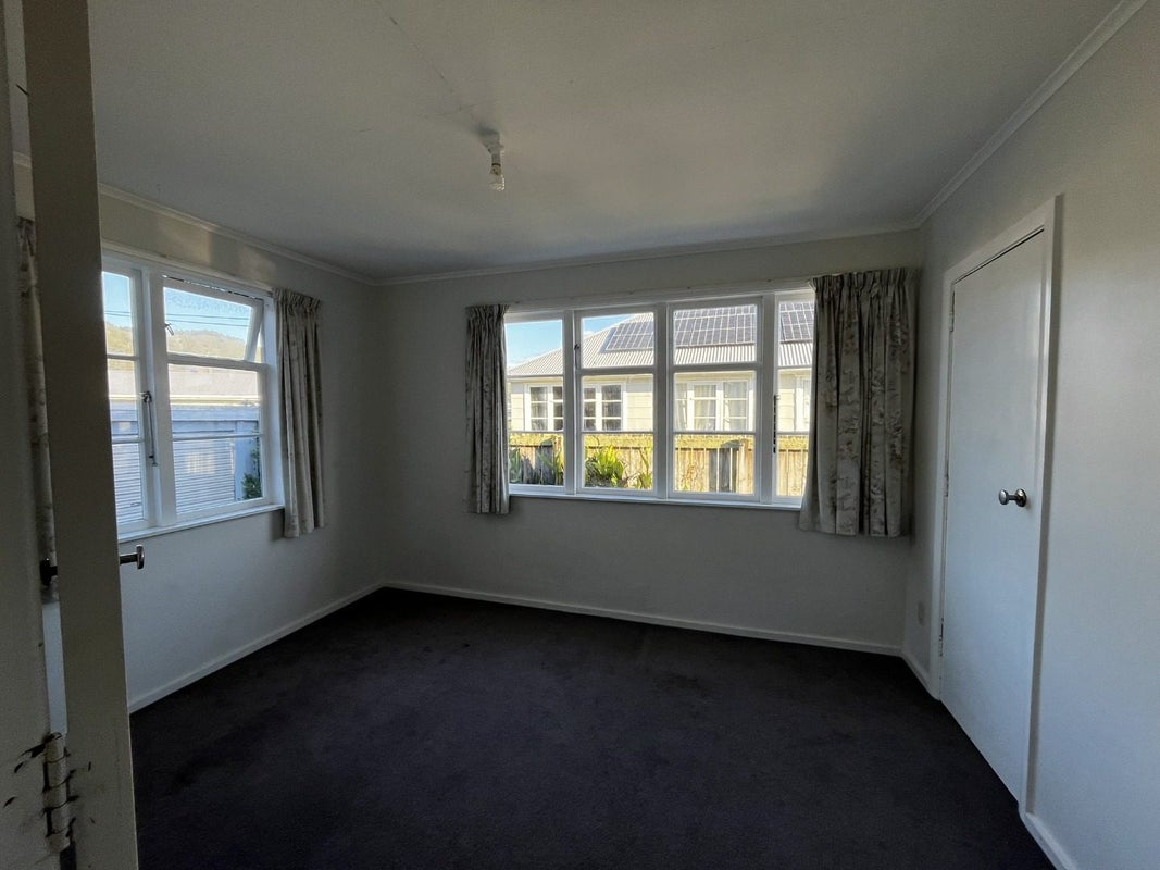 48 Sladden Street, Naenae, Lower Hutt - Carousel 11