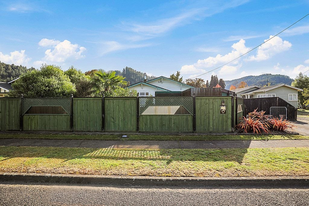 14 Wackrow Street, Taumarunui - Carousel 23