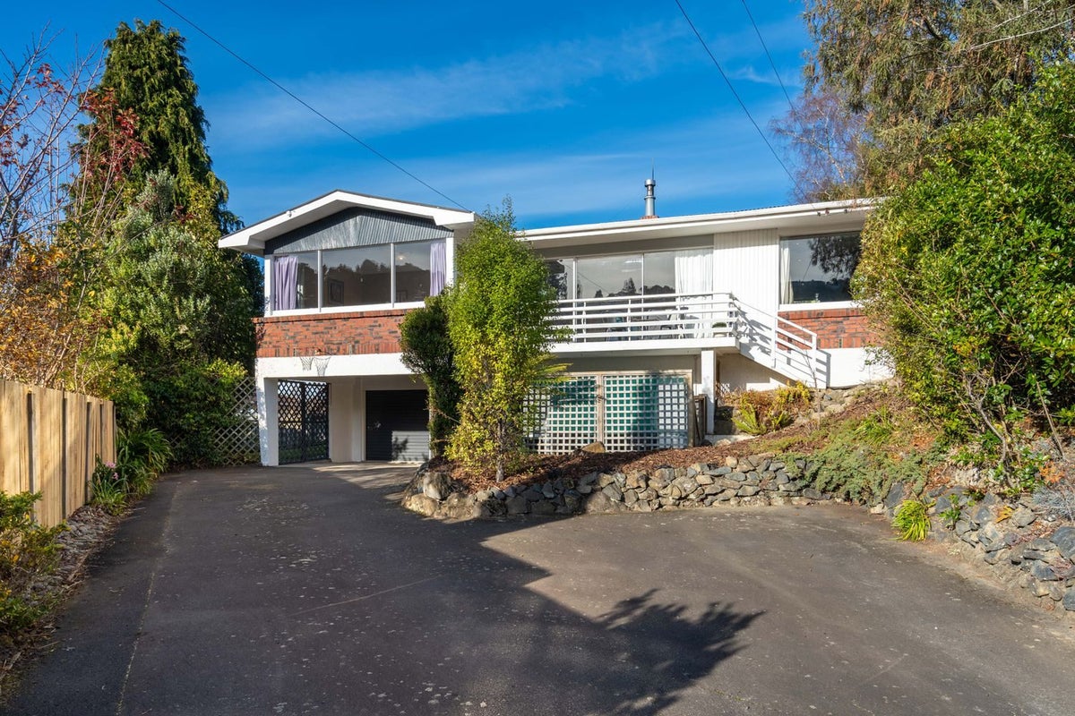 18 Colquhoun Street, Glenross, Dunedin - Carousel 2