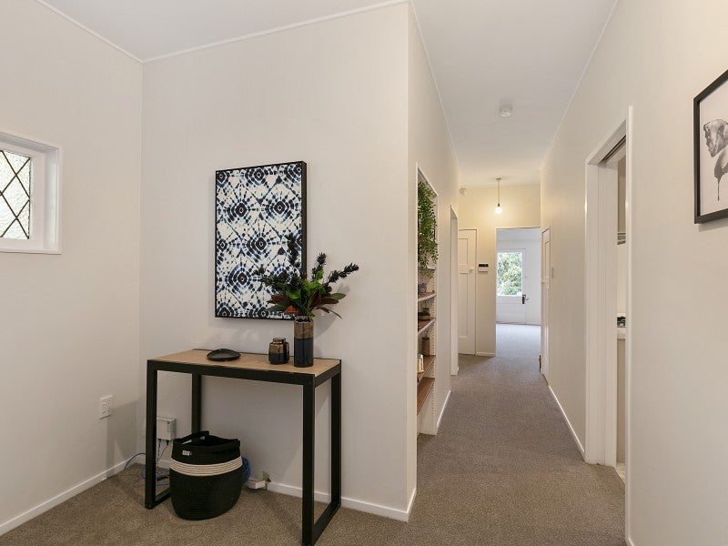 107 Grant Road, Thorndon, Wellington - Carousel 2