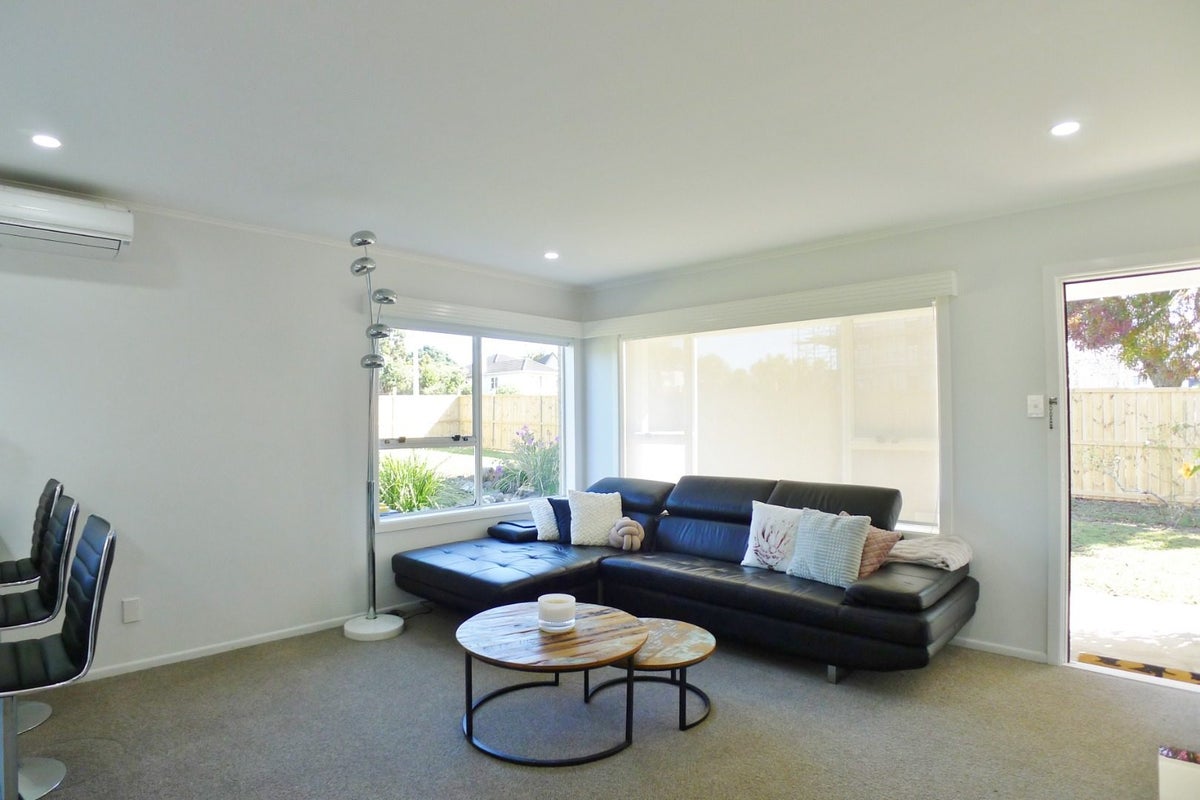 1/29 Nikau Street, New Lynn, Auckland - Carousel 2