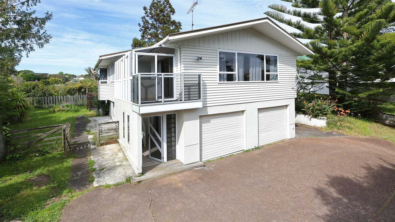 40 Glamorgan Drive, Torbay, Auckland - Carousel 1