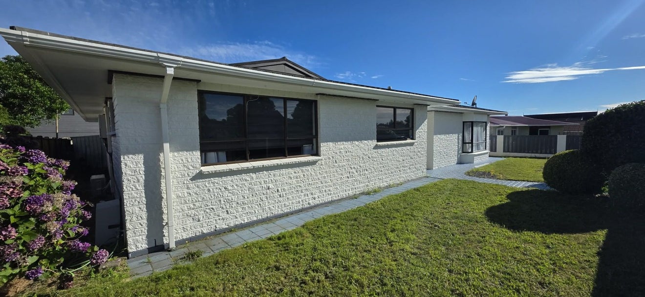 7 Poplar Grove, Whalers Gate, New Plymouth - Carousel 2