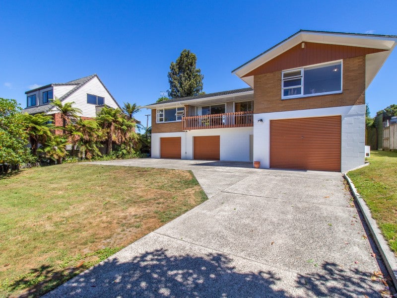47 Grand Vue Road, Kawaha Point, Rotorua - Carousel 1