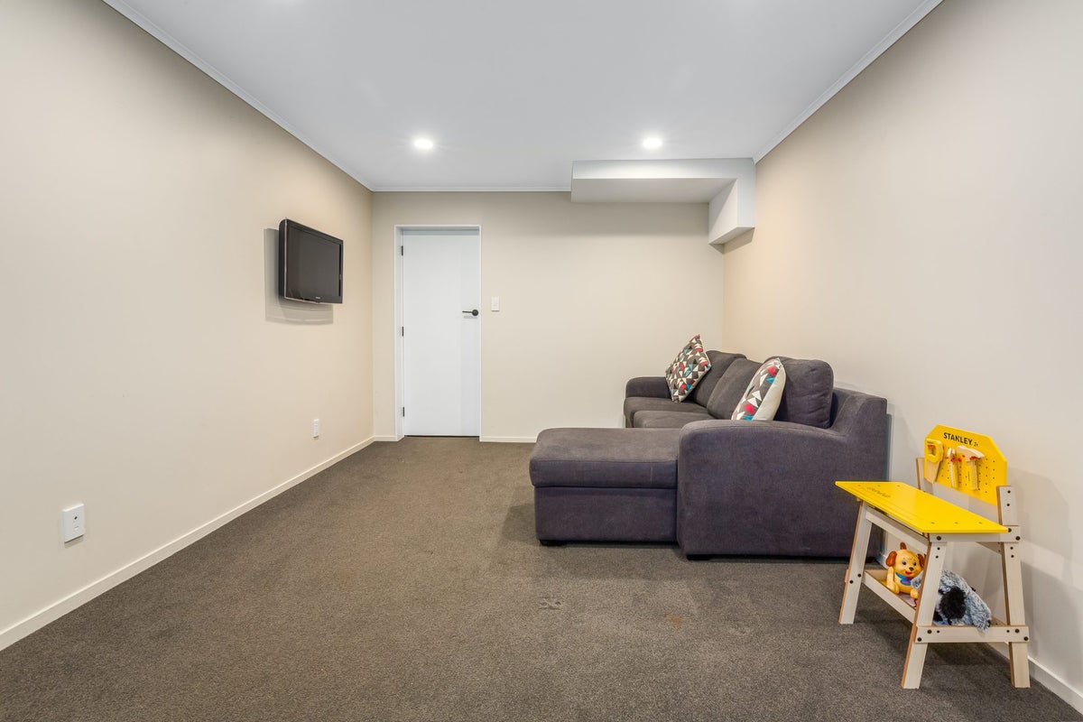 68 Spinnaker Drive, Whitby, Porirua - Carousel 23