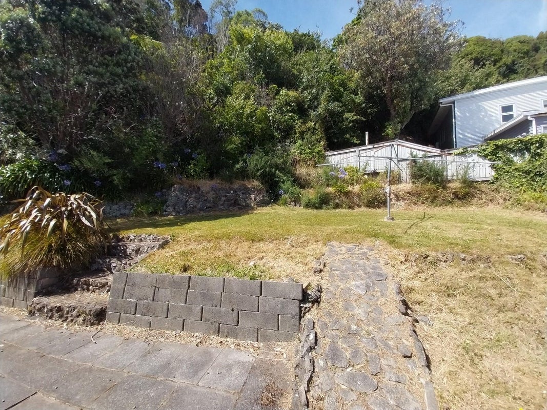 4 Lynmouth Avenue, Karori, Wellington - Carousel 12