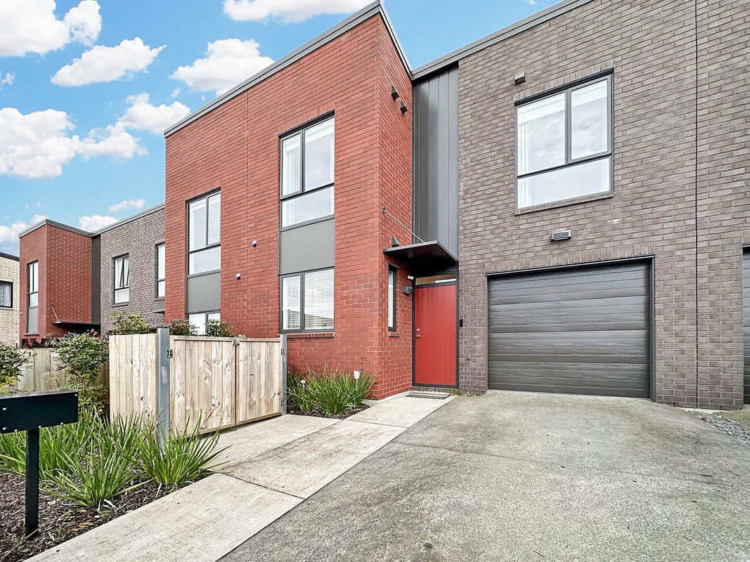 34 Harlow Crescent, Glen Innes, Auckland - Carousel 1