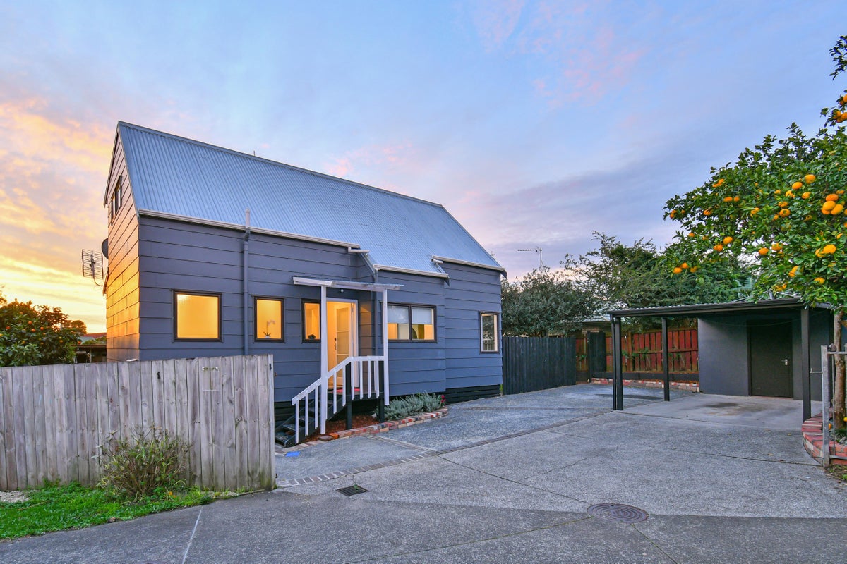 2/19 Ferguson Street, Mangere East, Auckland - Carousel 2