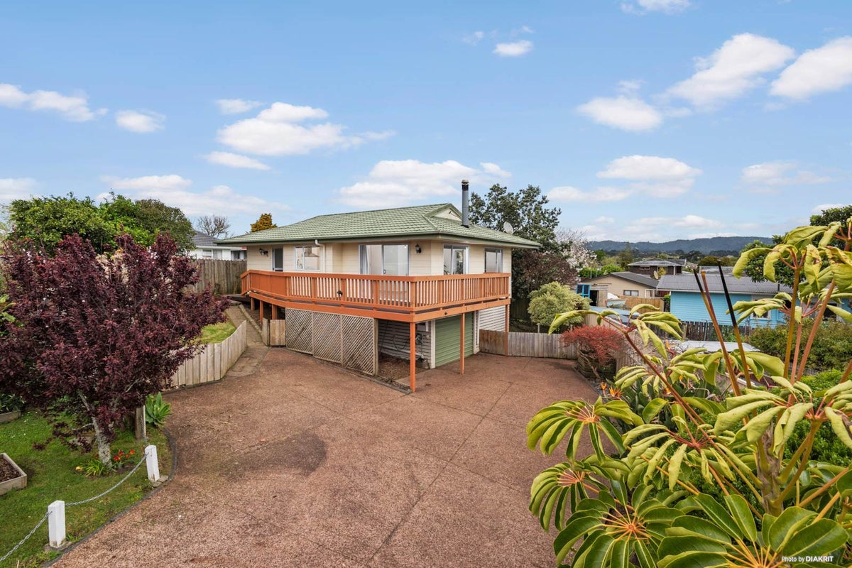 10A Coburg Street, Henderson, Auckland - Carousel 2