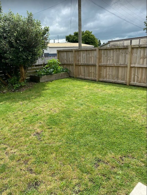 117 Cobham Drive, Hamilton East, Hamilton - Carousel 10