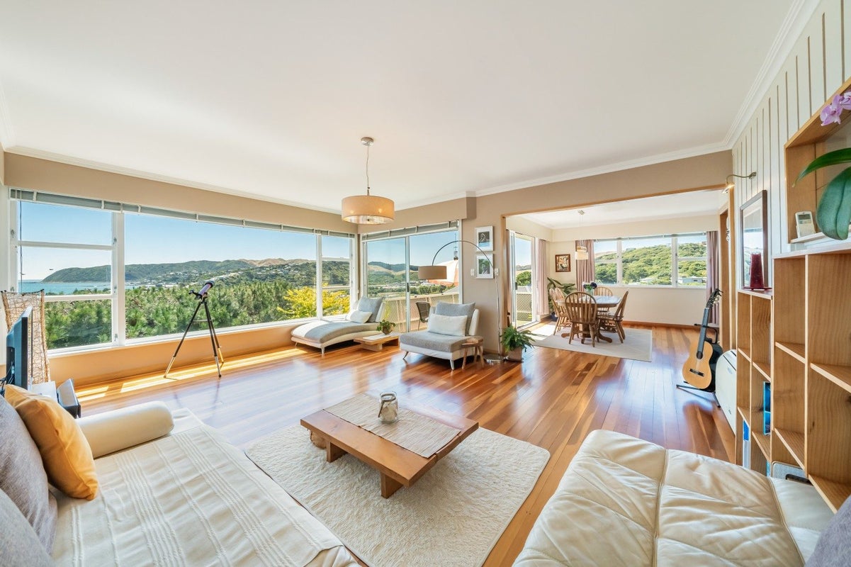 28 Taupo Crescent, Plimmerton, Porirua - Carousel 1
