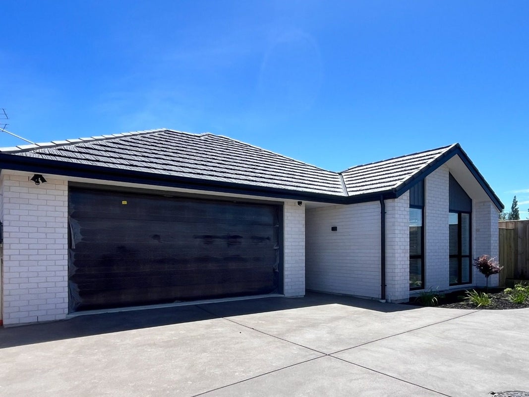 7 Millhaven Place, Casebrook, Christchurch - Carousel 1