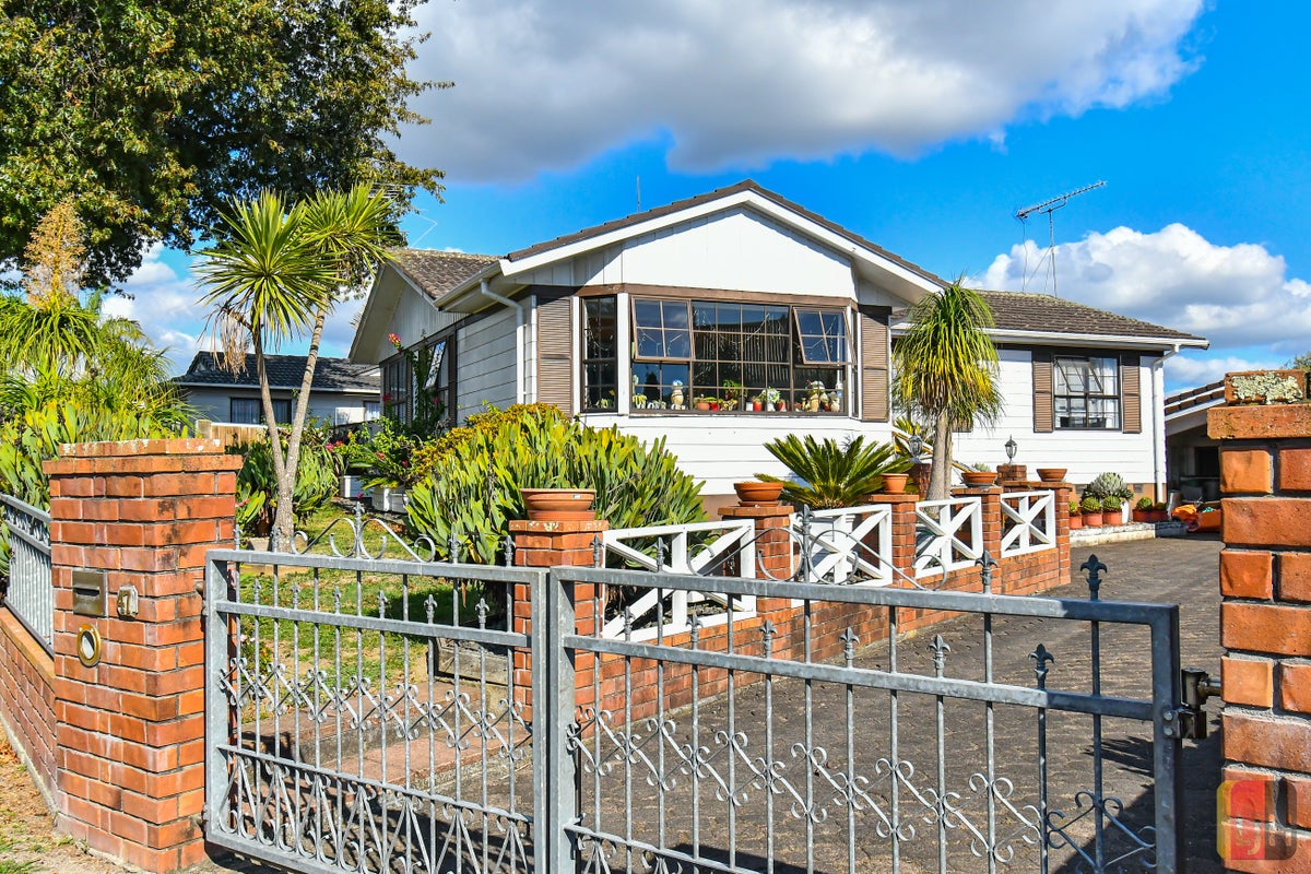 47 Bellfield Road, Opaheke, Papakura - Carousel 1