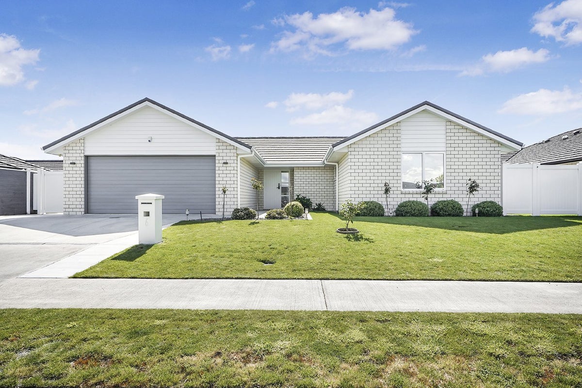6 Keerangi Place, Rototuna North, Hamilton - Carousel 1