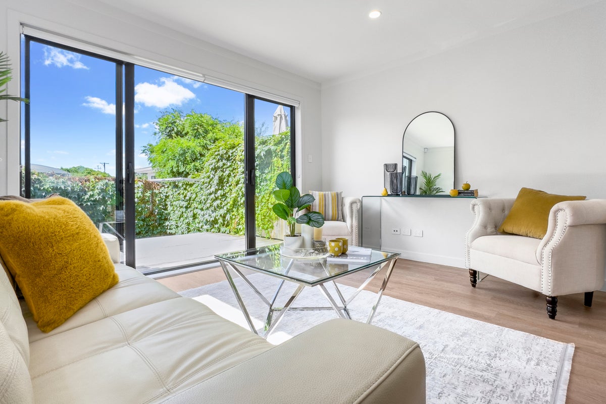 36B Erima Avenue, Point England, Auckland - Carousel 2