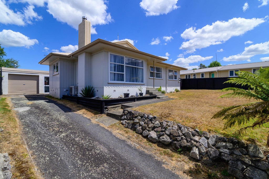 11 Jade Place, Pukehangi, Rotorua - Carousel 1