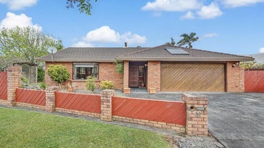 22 Glucina Avenue, West Harbour, Auckland - Carousel 1