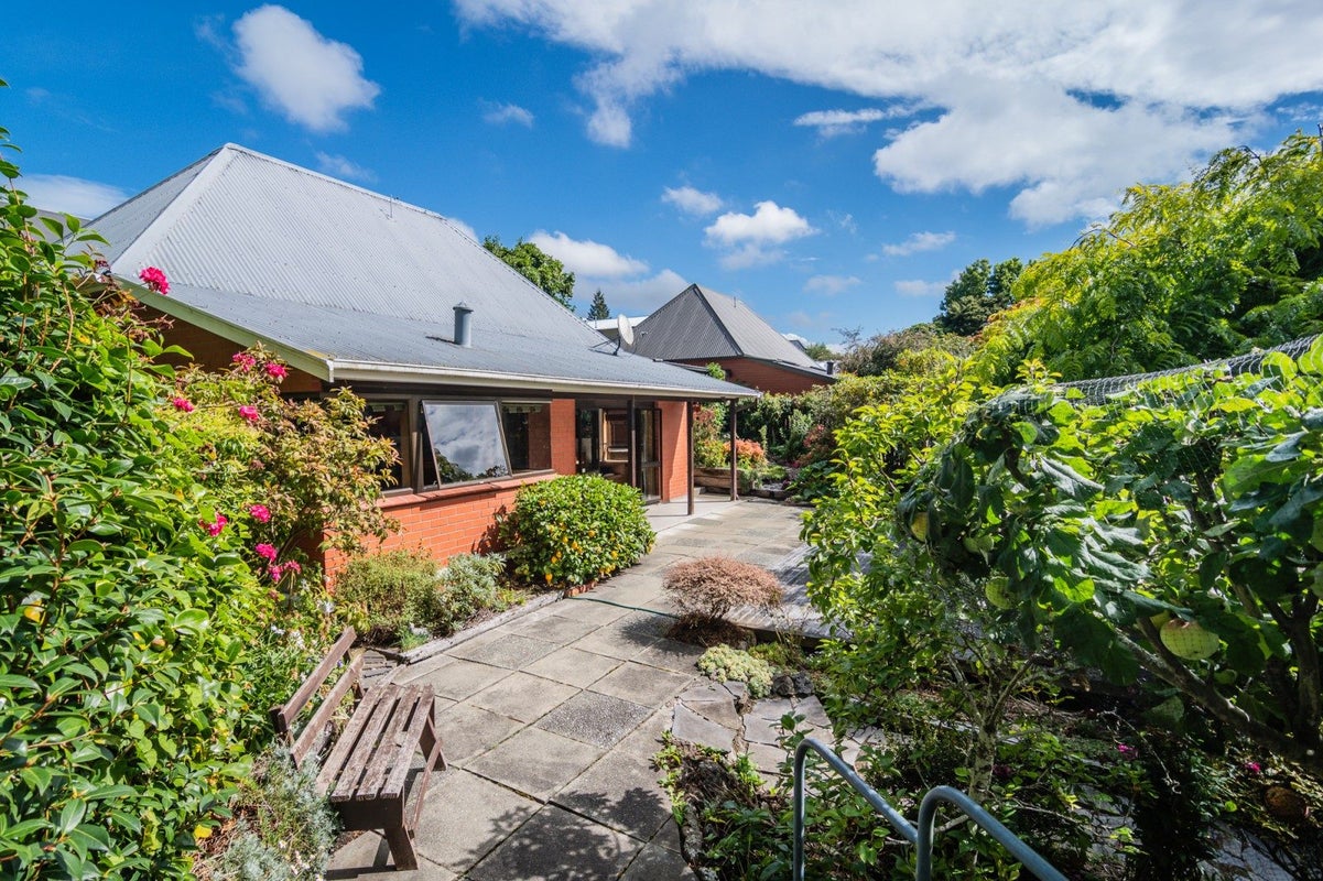 15 Kitchener Square, Highfield, Timaru - Carousel 1