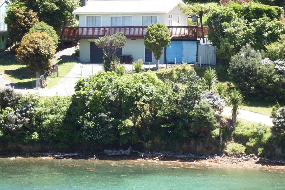 466 Cissy Bay Road, French Pass - Carousel 2