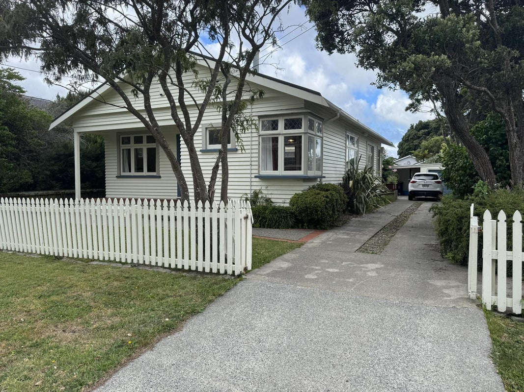 22 North Street, Petone, Lower Hutt - Carousel 1