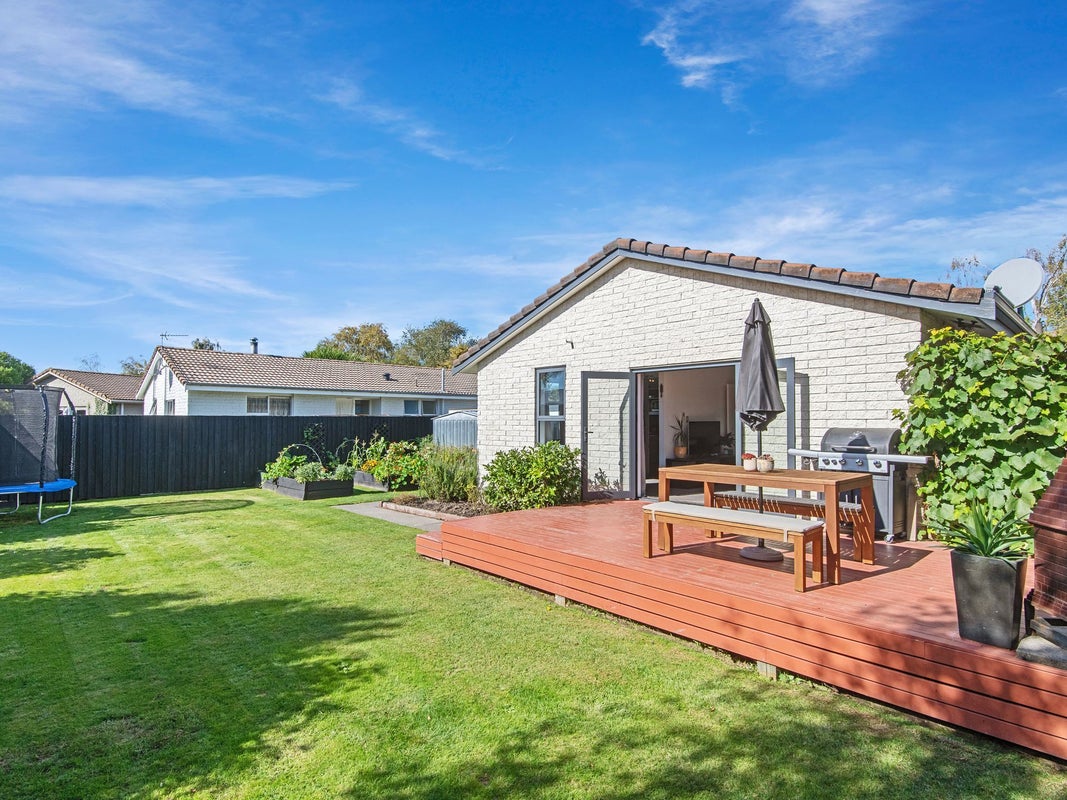 15 Jenkins Avenue, Redwood, Christchurch - Carousel 1