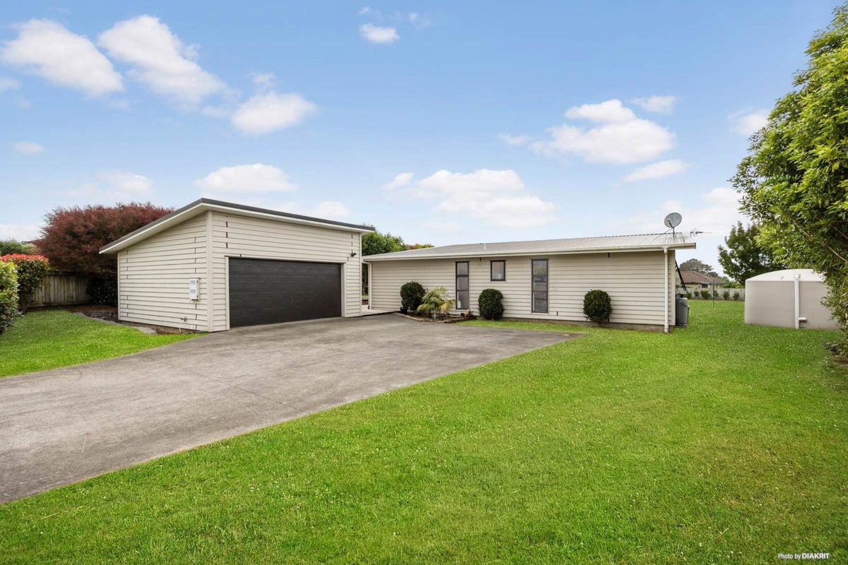 18 Omana Avenue, Helensville - Carousel 1