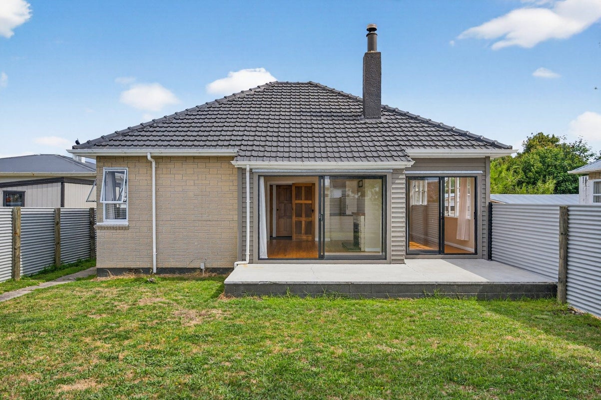 34 Centennial Crescent, Te Hapara, Gisborne - Carousel 1