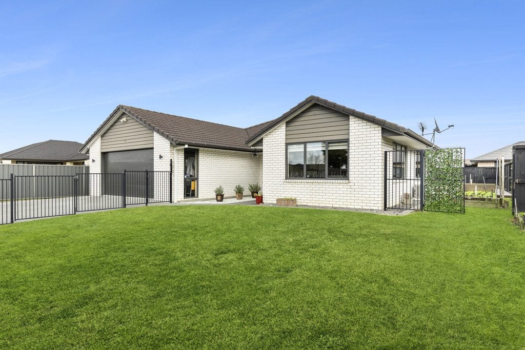 73 Moonlight Drive, Rototuna North, Hamilton - Carousel 1