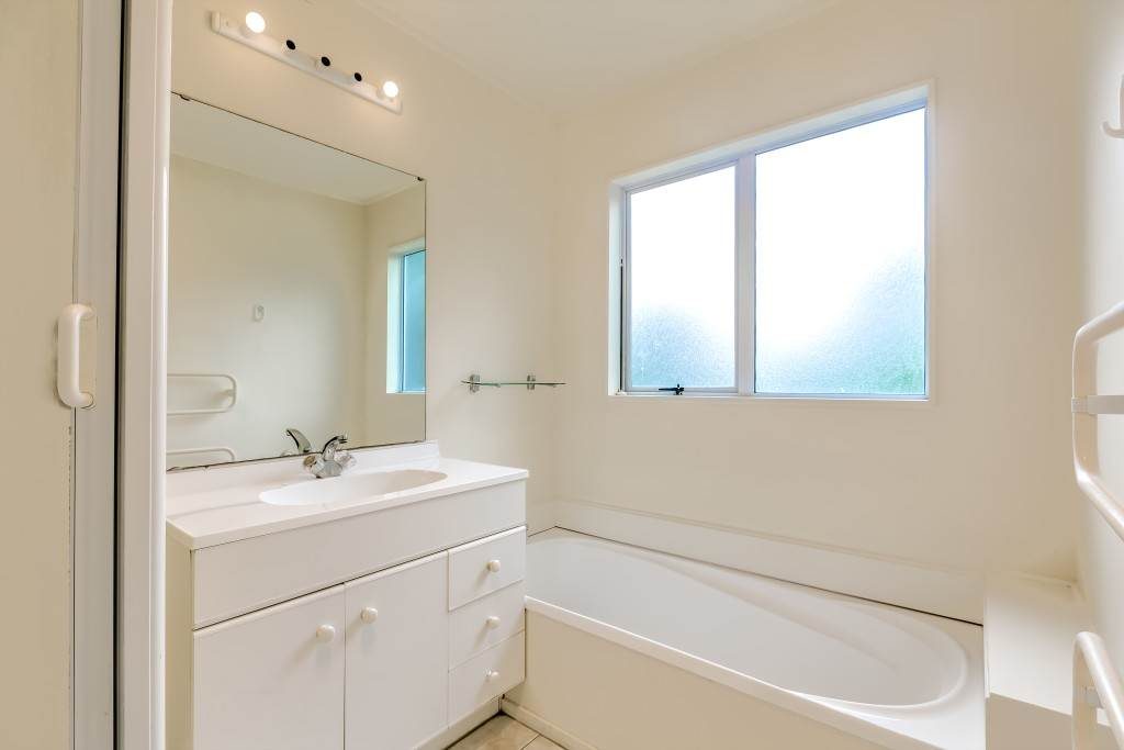 93 Unsworth Drive, Unsworth Heights, Auckland - Carousel 15