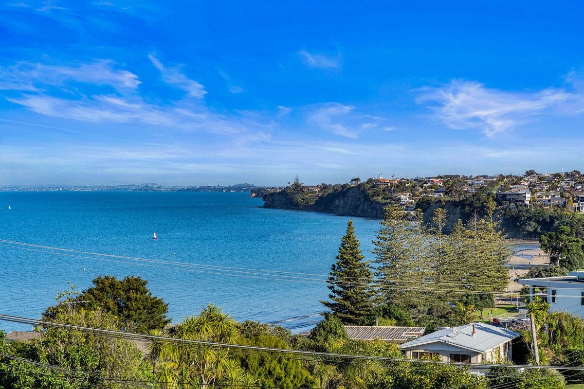 2/28 Orchard Road, Waiake, Auckland - Carousel 1