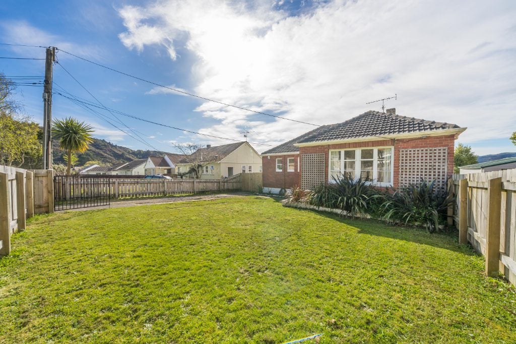 1/26 Cleland Crescent, Naenae, Lower Hutt - Carousel 18