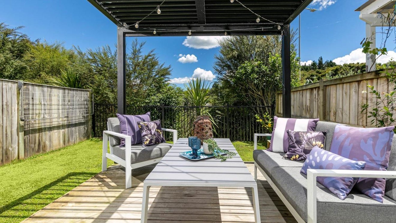 39 Bight Road, Long Bay, Auckland - Carousel 1