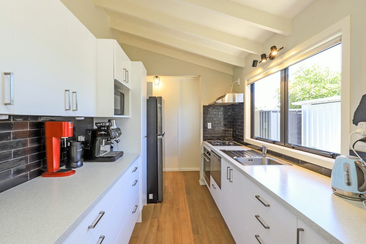 2/832 Cook PL, Raureka, Hastings - Carousel 2