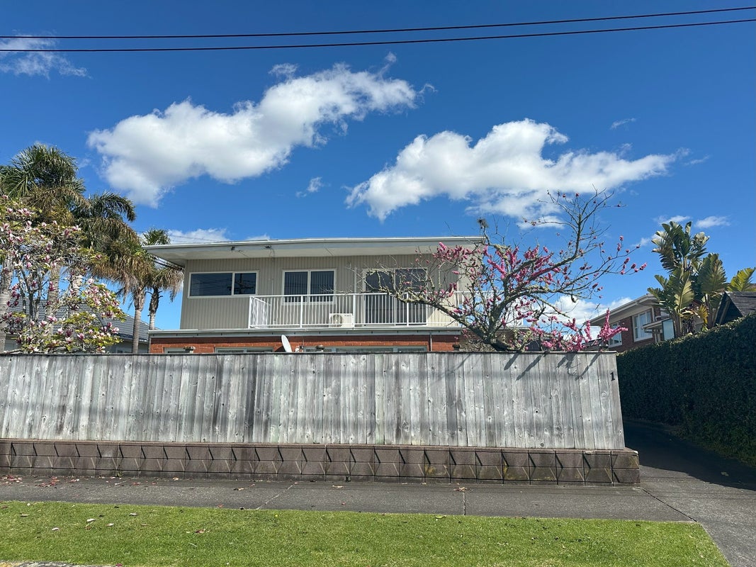 2/1 Sayegh Street, St Heliers, Auckland - Carousel 1