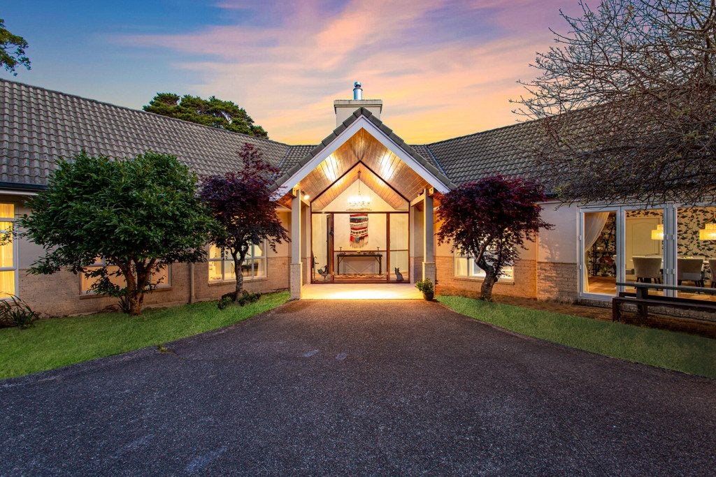 9H Laingholm Drive, Laingholm, Auckland - Carousel 1